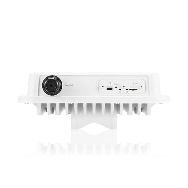 Zyxel NR7501: Ultra-Fast 5G NR Outdoor Router (Sub-6 & mmWave)